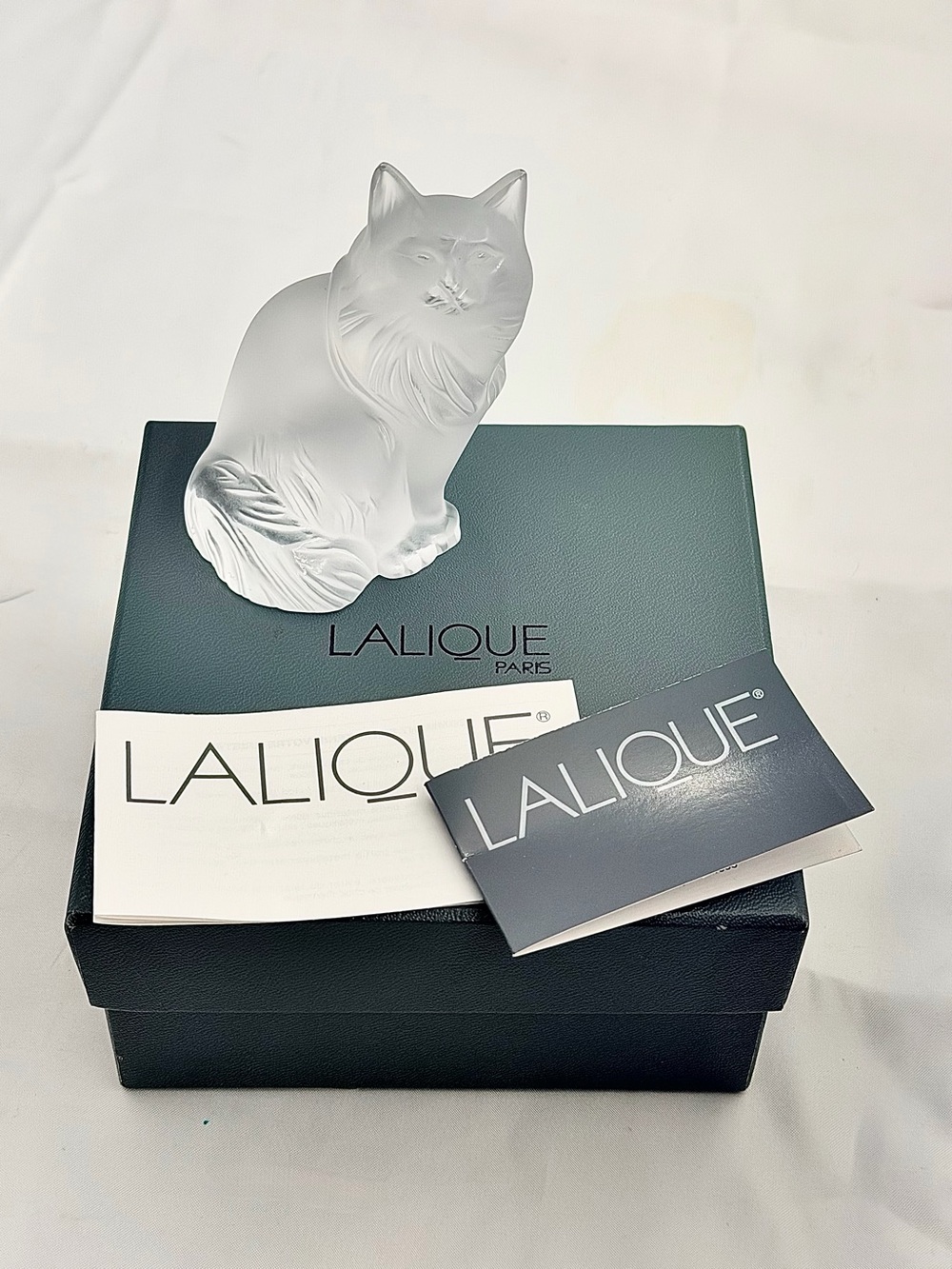 Lalique France Heggie Frosted Crystal Seated Persian Cat Box Set